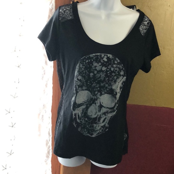 Express Tops - NWT Express scull top